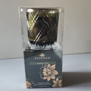 NEW, Essenza Wasabi Pear Fragrant Candle With Pure Essential Oils.